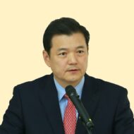 Jung-hoon Lee headshot.