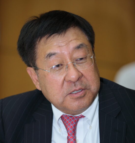 Stephen Kahng headshot.